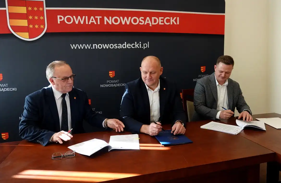 Nowy Ośrodek Interwencji Kryzysowej w Nawojowej. Podpisano umowę na przebudowę internatu