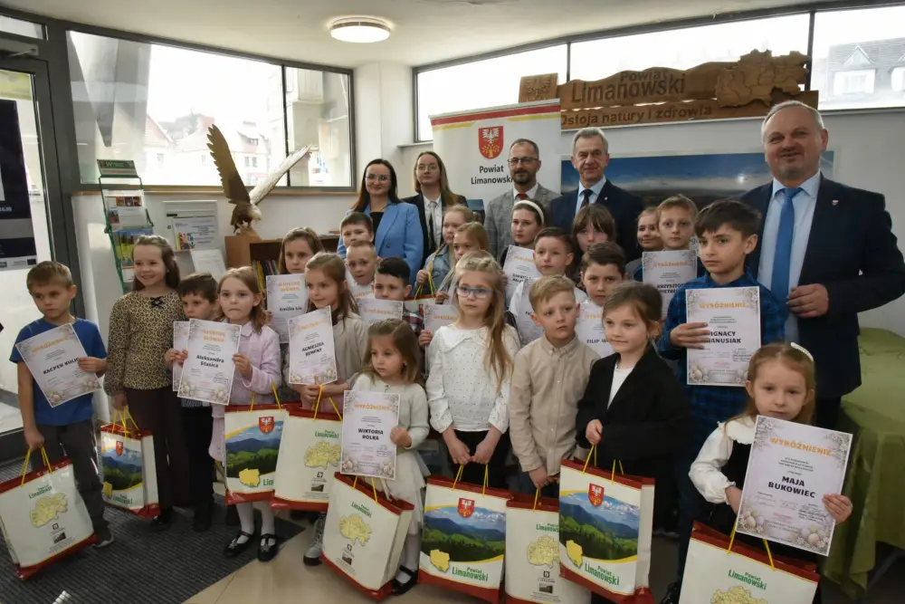 Młodzi artyści z powiatu limanowskiego nagrodzeni za ekologiczne kartki wielkanocne
