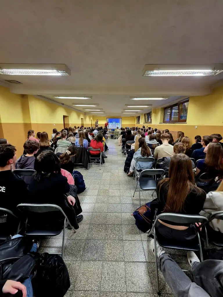 Wszystko o psach ratunkowych i misjach USAR. Prelekcja w I LO im. Jana Długosza