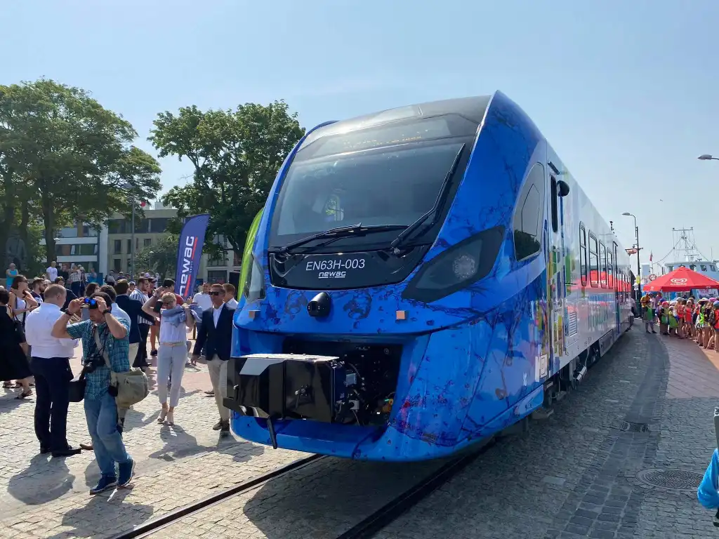 Nowa Hybryda Newagu już na Zachodniopomorskich torach