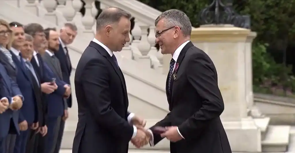 Burmistrz Starego Sącza odznaczony Złotym Krzyżem Zasługi
