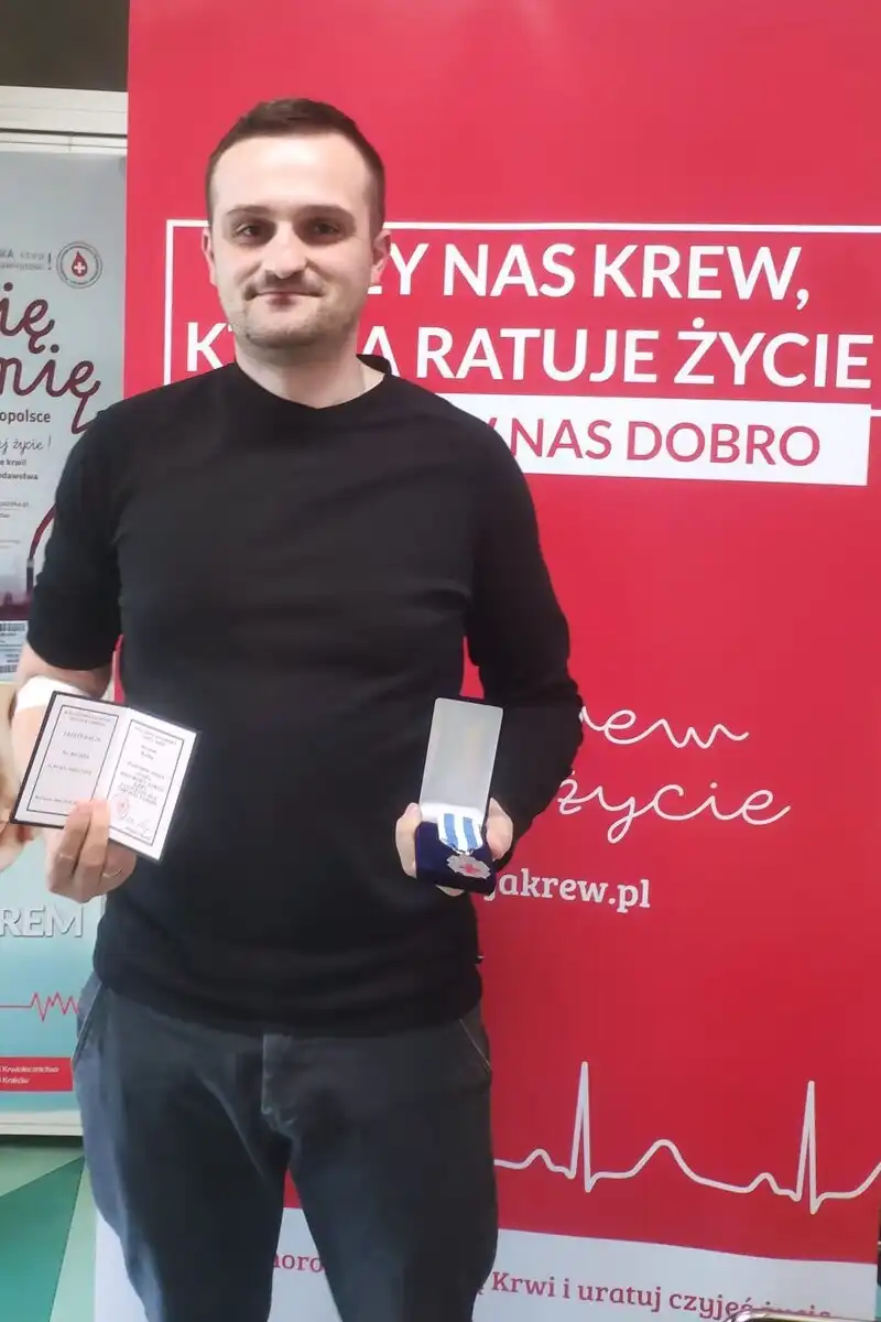 Jeden z funkcjonariuszy KaOSG odznaczony przez Ministra Zdrowia