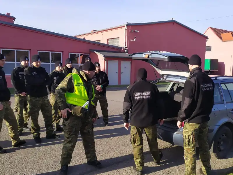 Funkcjonariusze KaOSG będą ochraniać granice Macedonii