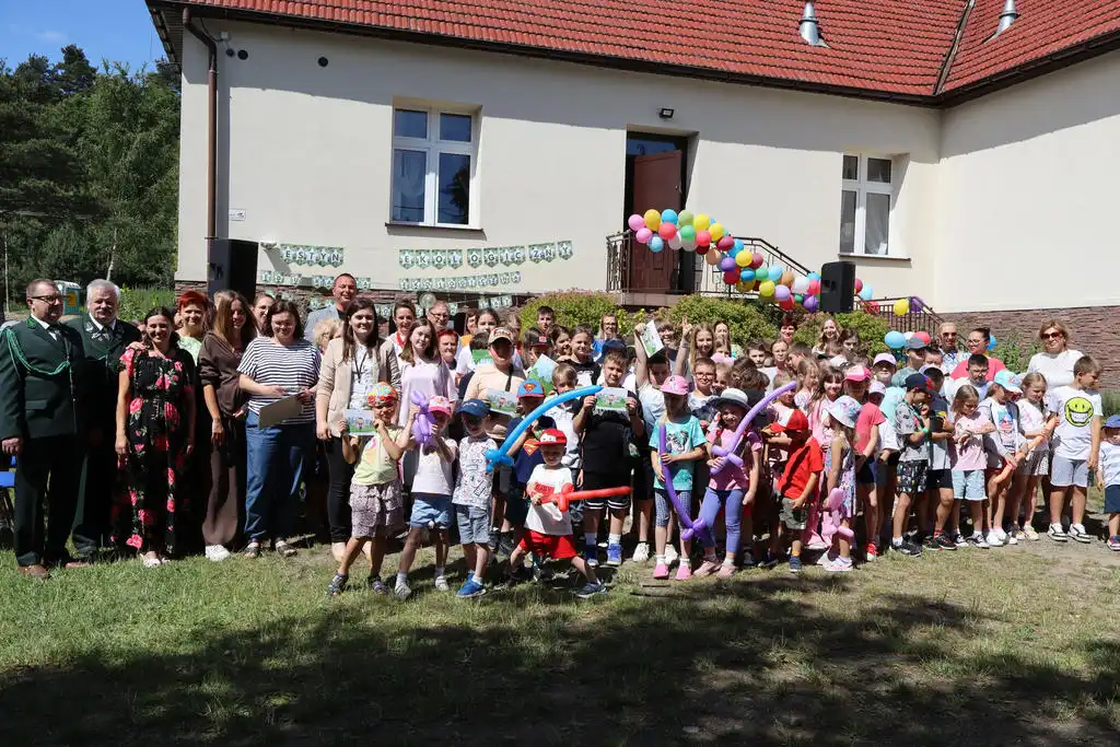 Ekologiczna uczta w Rdziostowie. Szkoła i mieszkańcy razem dla planety