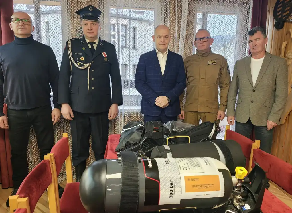 Nowoczesny sprzęt zwiększy bezpieczeństwo strażaków w gminie Piwniczna-Zdrój