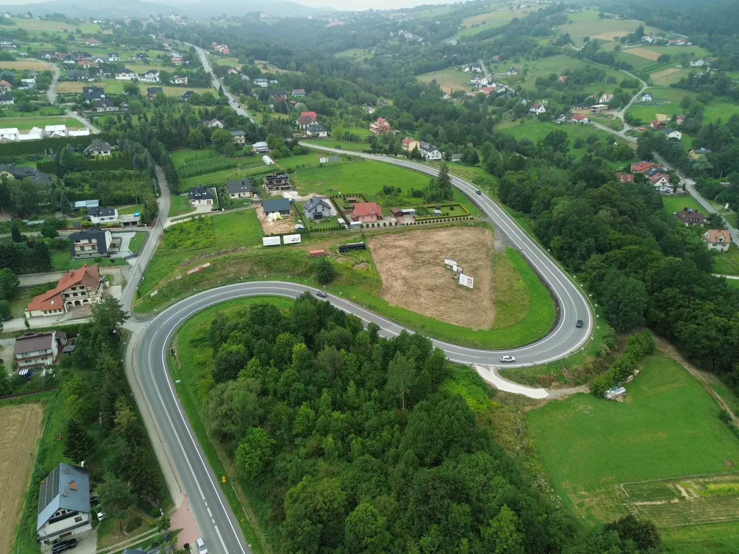 Przebudowa DK-28 rodzi kolejne pytania. Mieszkańcy pytają o odcinki 2+1, przejścia dla pieszych i organizację ruchu