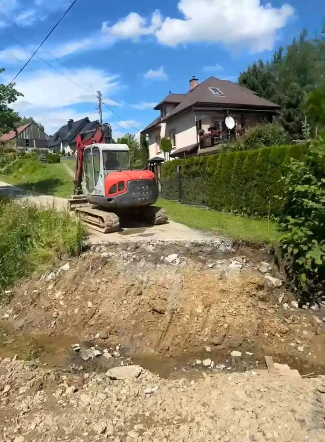 Po Jelnej przyszedł czas na Roztokę-Brzeziny. W gminie Gródek nad Dunajcem trwa budowa kolejnego mostu