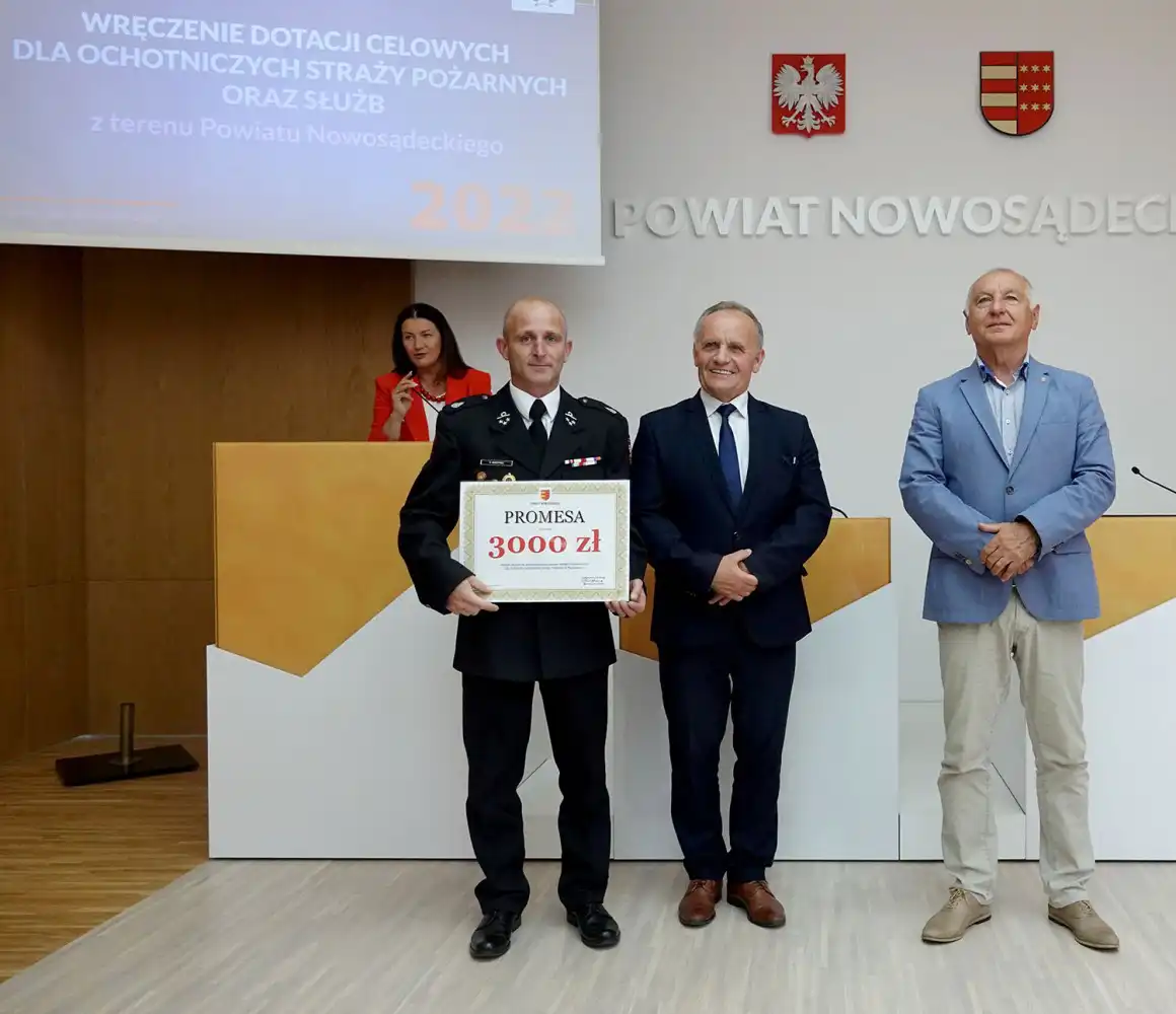 Blisko 300 tys. zł dla strażaków ochotników i służb z terenu powiatu nowosądeckiego