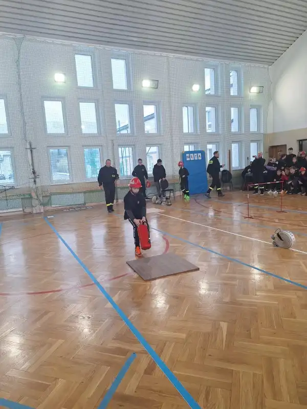 Młodzi strażacy na start! Gminne Halowe Zawody Sportowo-Pożarnicze w Łabowej