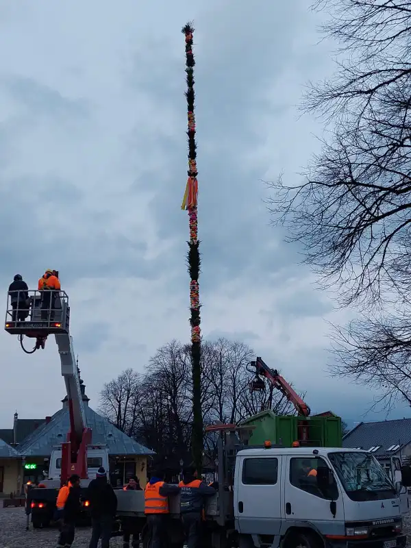 Wielkanocna Palma już na Rynku w Starym Sączu
