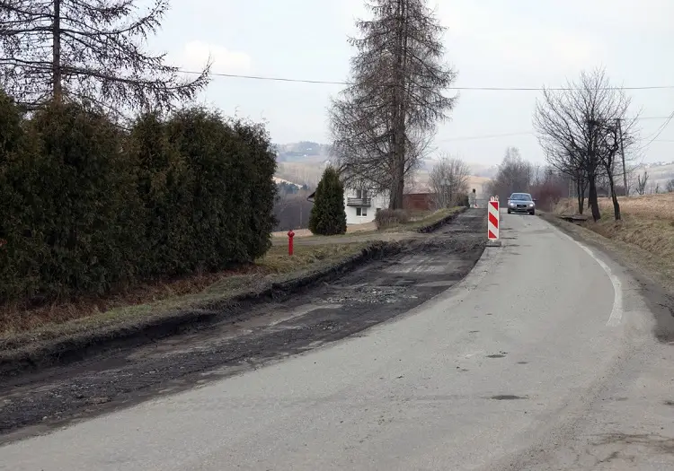 W Krużlowej Wyżnej powstanie 4,7 kilometra nowego asfaltu. Koszt inwestycji to blisko 4,3 mln zł