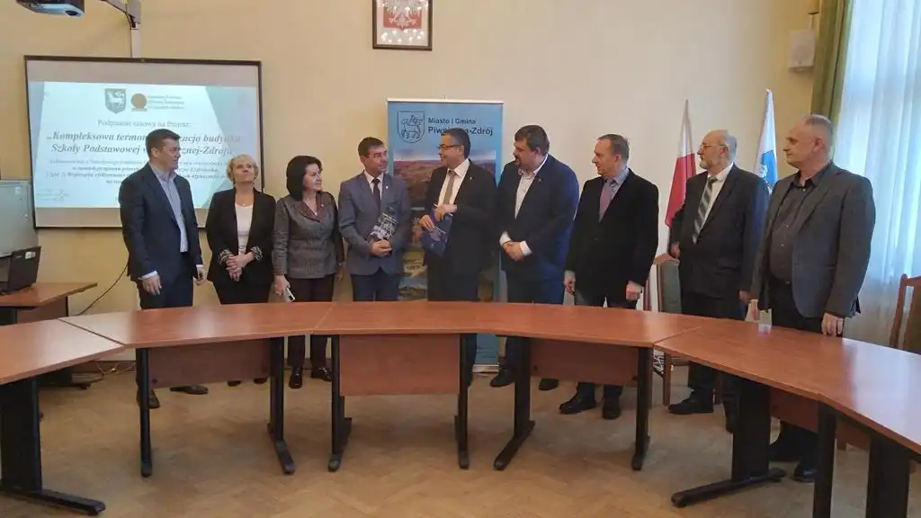 Budynek Szkoły Podstawowej w Piwnicznej – Zdroju przejdzie kompleksową termomodernizację