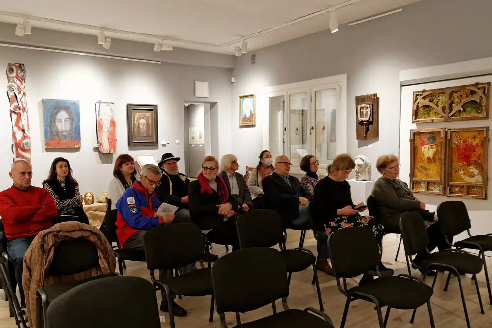 Poetyckie spotkanie z Julianem Klamerusem w Muzeum Nikifora