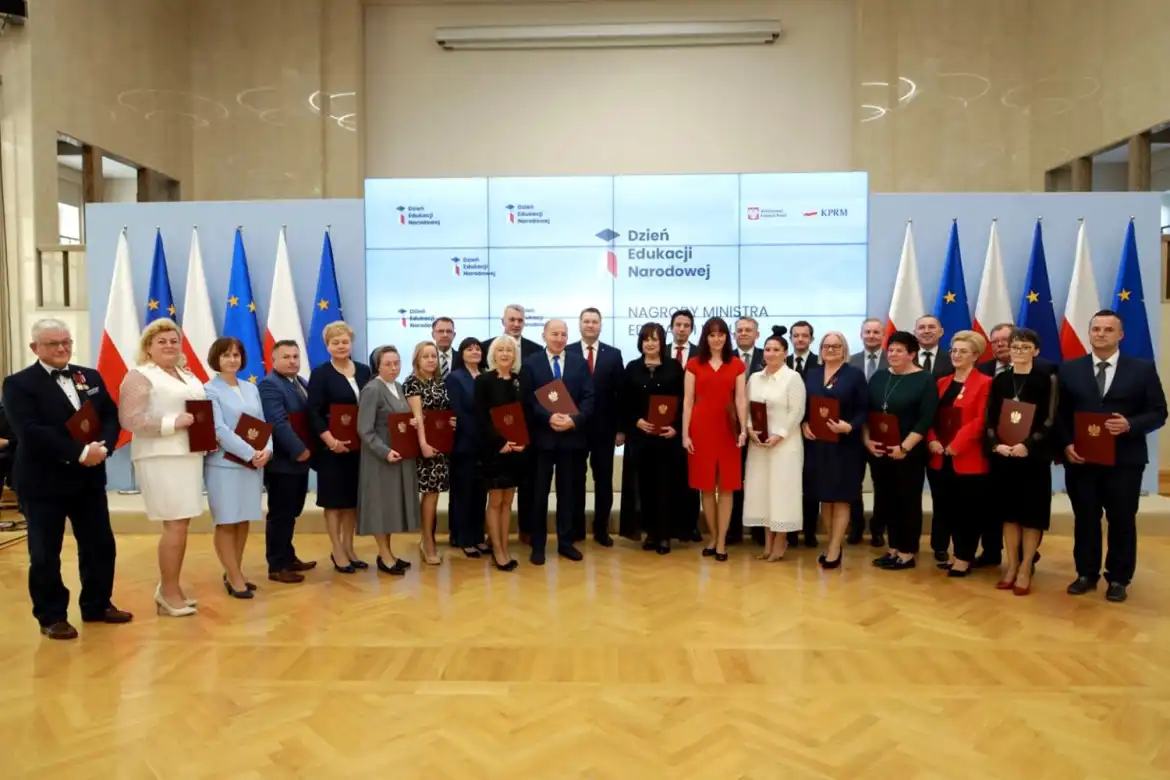 Dyrektorzy dwóch szkół powiatowych z nagrodą ministra