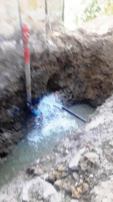Krynica-Zdrój: Woda z hydrantu zalała ulicę