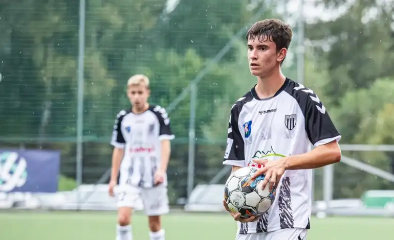 Sandecja Nowy Sącz U17 przegrywa z Cracovią Kraków