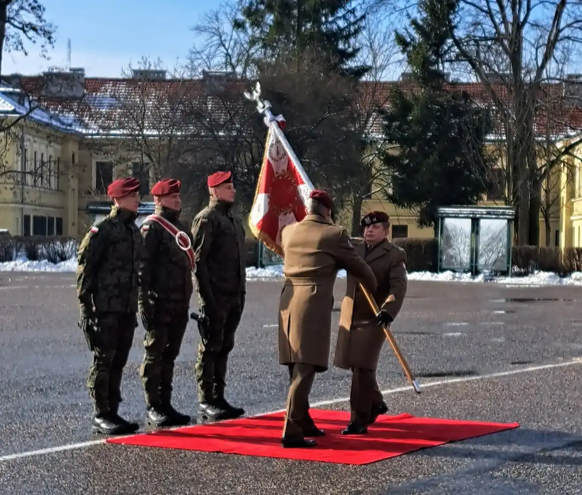 Uczniowie ZS w Marcinkowicach uczestniczyli w uroczystym przekazaniu obowiązków dowódcy 6 Batalionu Dowodzenia w Krakowie
