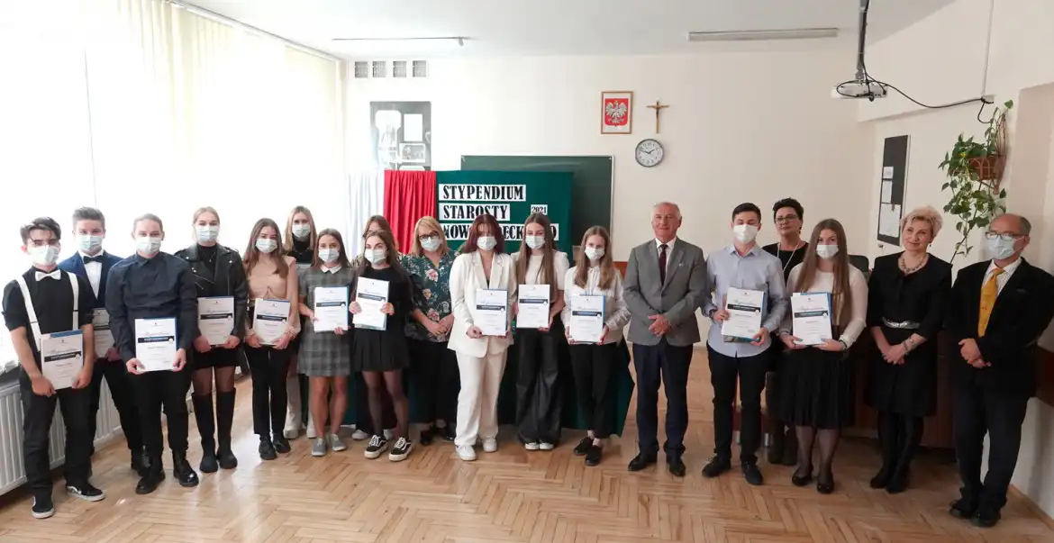 Starosta nowosądecki wręczył stypendia najzdolniejszym uczniom