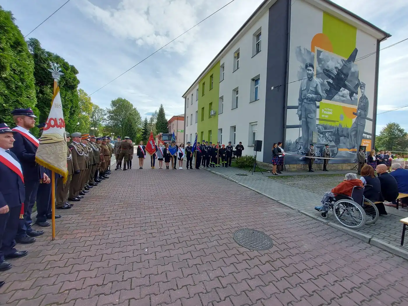 Stróże: Mural oficerów Romana Proszka i Mariana Jureckiego odsłonięty