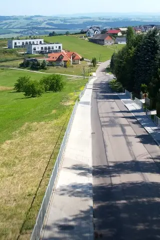 Nowy chodnik, przejście dla pieszych i szersza jezdnia. Zakończono prace w Mogilnie