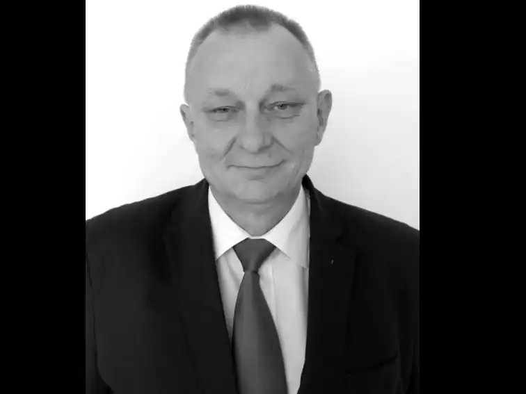 Zmarł Krzysztof Hojda – długoletni dyrektor Wydziału Administracyjnego Starostwa Powiatowego w Nowym Sączu