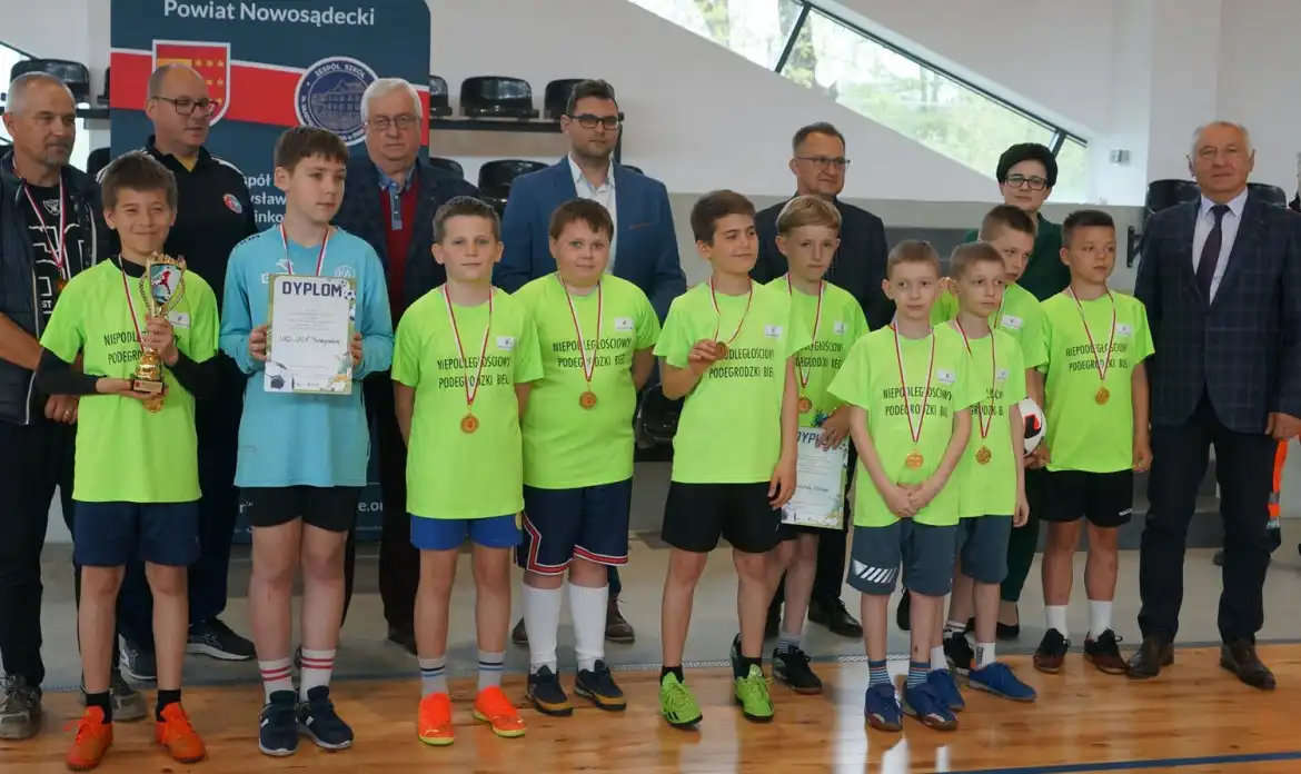 Młodzi piłkarze walczyli o Puchar Starosty Nowosądeckiego