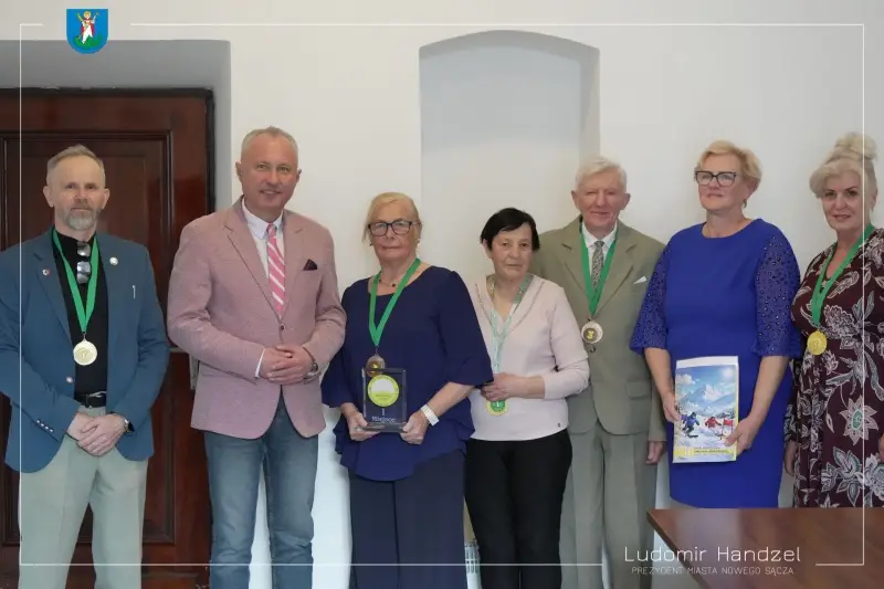 Złota passa seniorów. Nowy Sącz triumfuje na ogólnopolskiej Senioriadzie