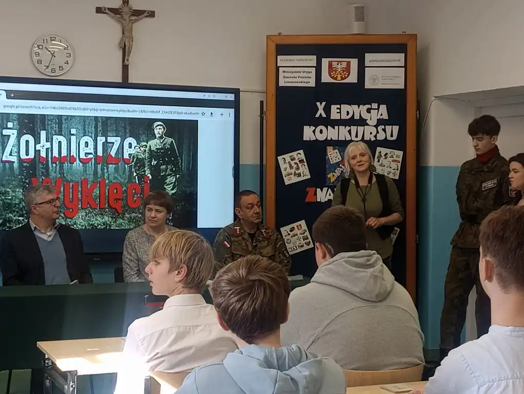 Żołnierze Wyklęci w pamięci młodych. X edycja konkursu historycznego „Znaj-Znak” w Tymbarku
