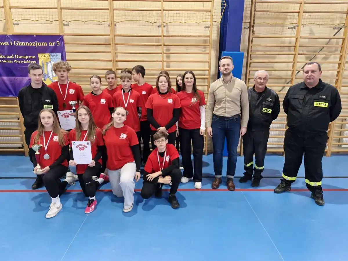 I Gminne Halowe Zawody MDP w Gródku nad Dunajcem. Zacięta rywalizacja i sportowa pasja