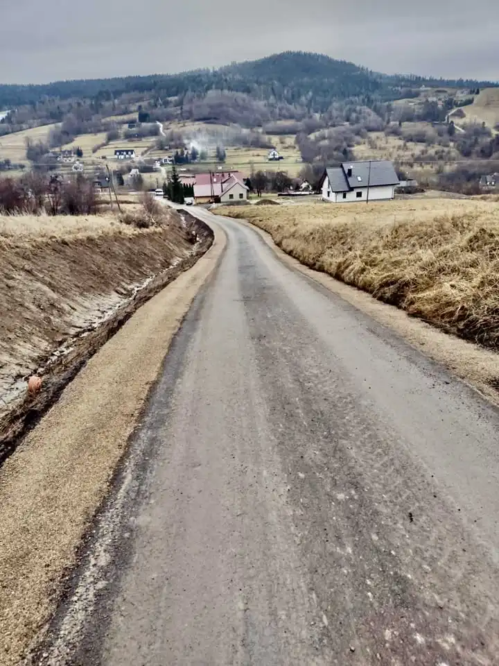 Nowa droga na osiedlu Chrustki-Przymiarki w Kasinie Wielkiej