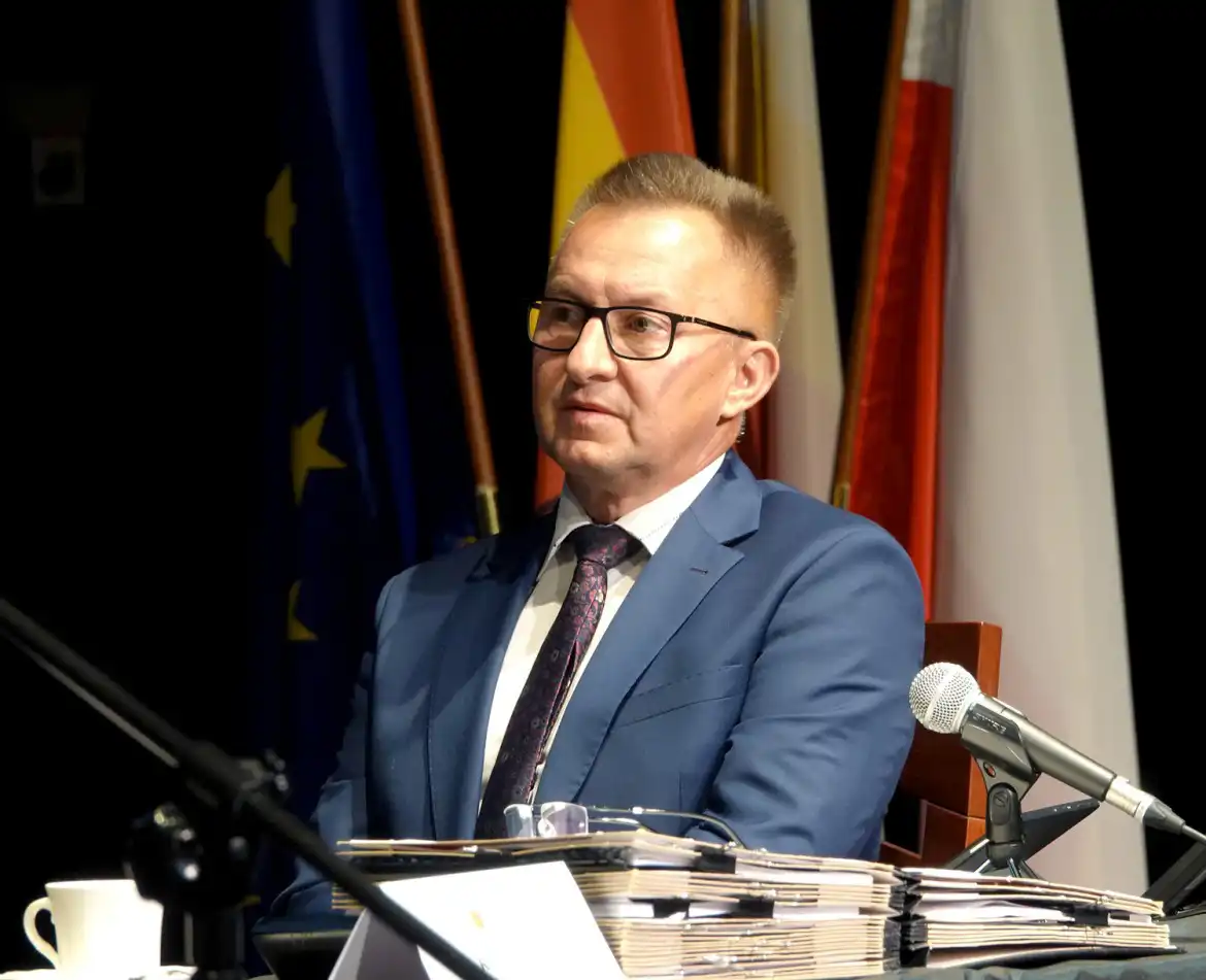 O inwestycjach i remontach zniszczonych wskutek powodzi dróg, na Sesji Rady Powiatu Nowosądeckiego