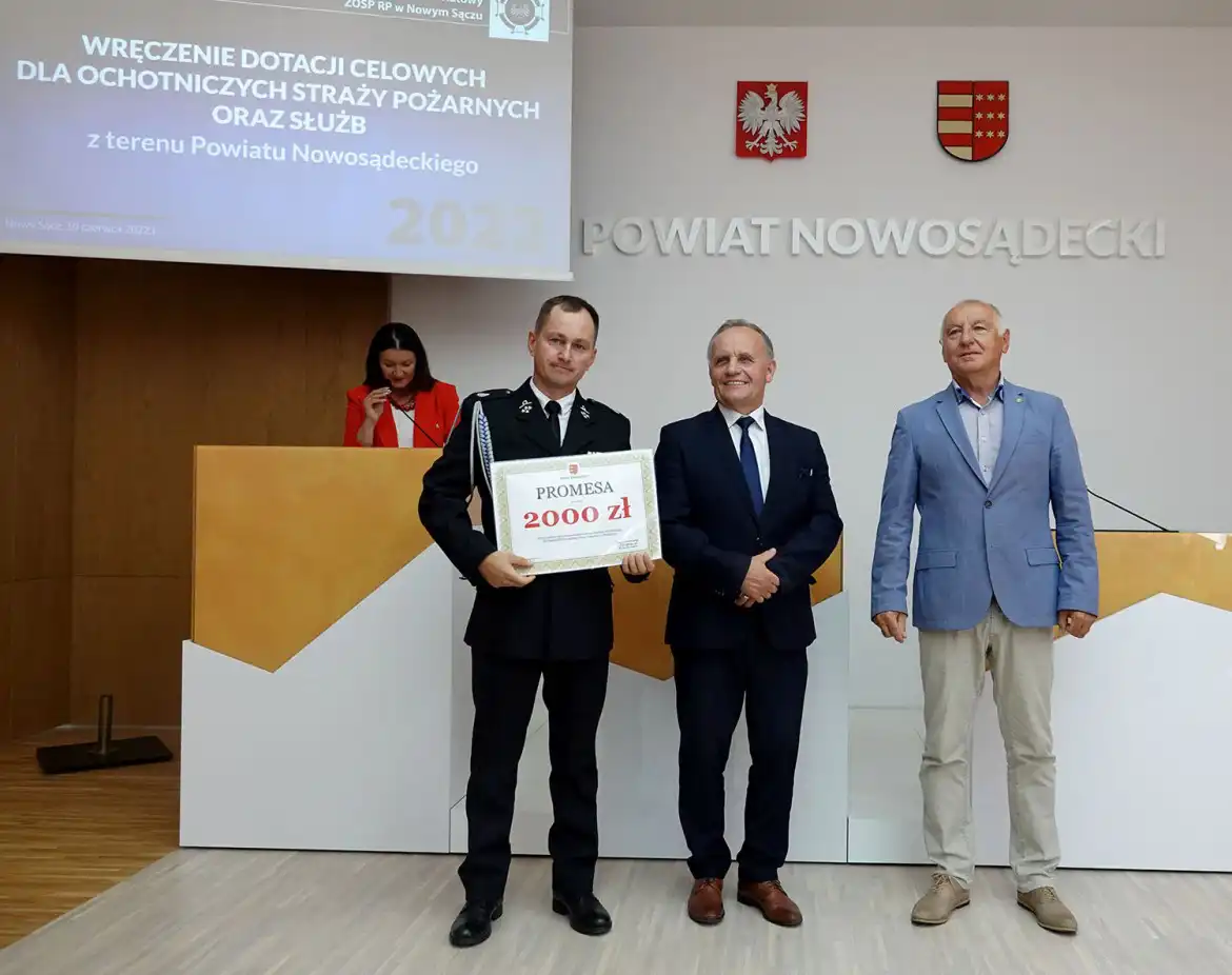 Blisko 300 tys. zł dla strażaków ochotników i służb z terenu powiatu nowosądeckiego