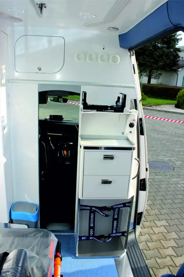 Szpital w Limanowej ma nowy ambulans