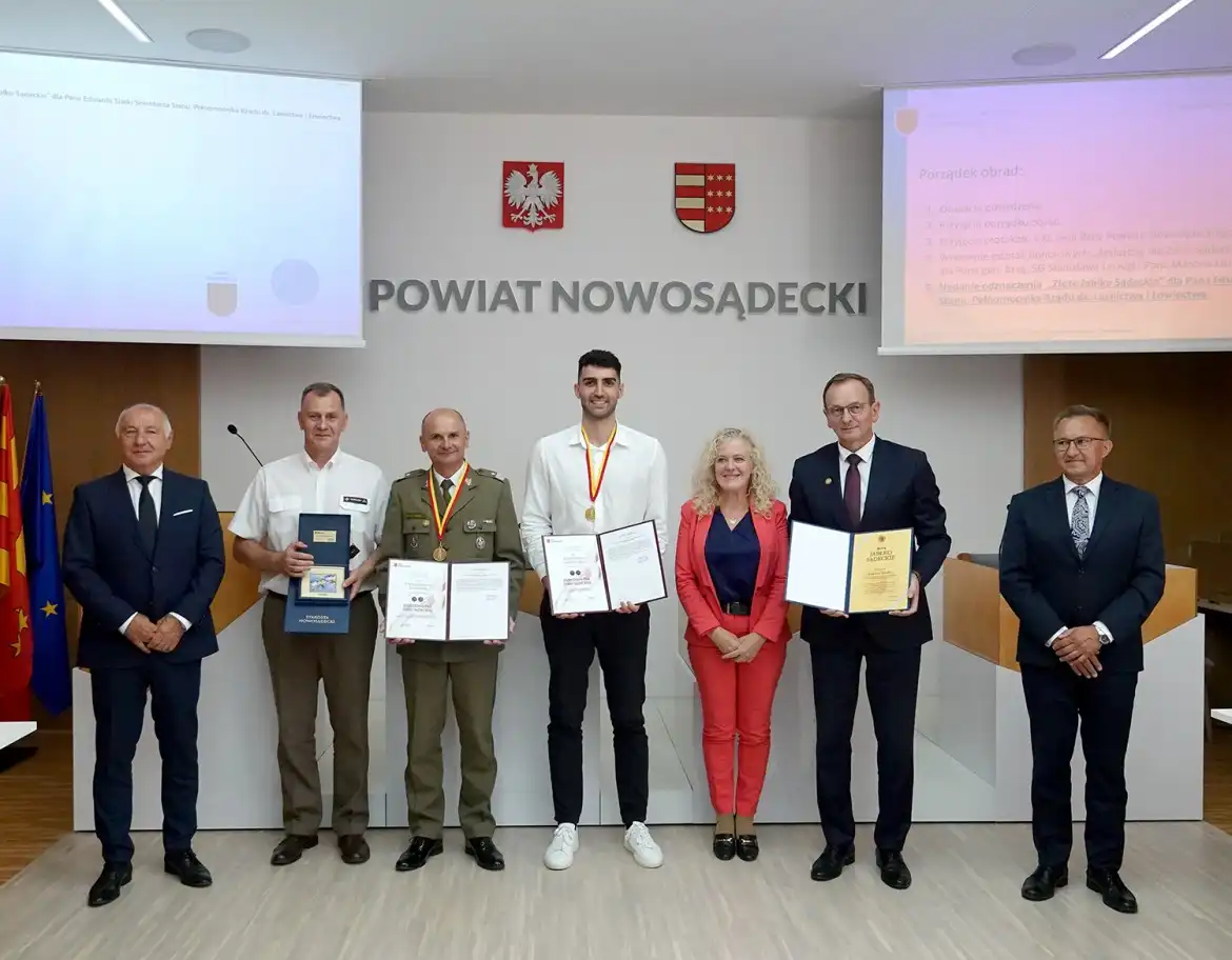 Starosta wręczył Medale dla „Zasłużonych dla Ziemi Sądeckiej”