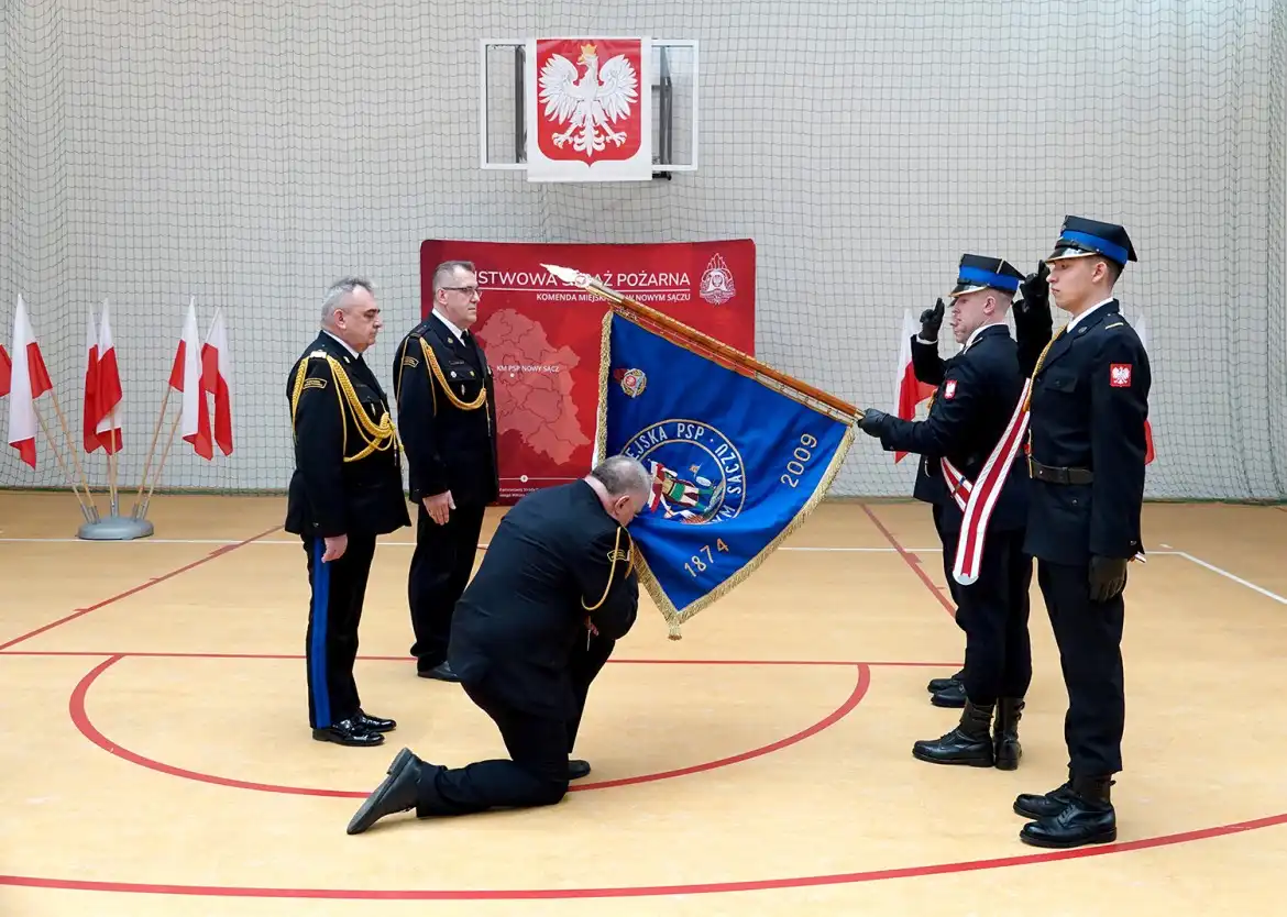 Pożegnanie lidera, powitanie nowego komendanta. Sławomir Wojta na czele PSP w Nowym Sączu