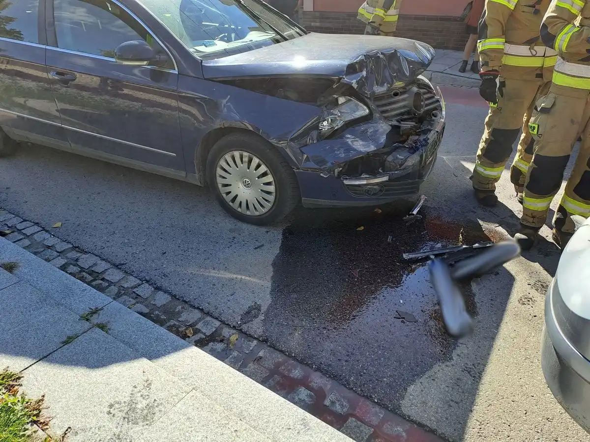 Wypadek w Starym Sączu. Zderzyły się dwa samochody osobowe