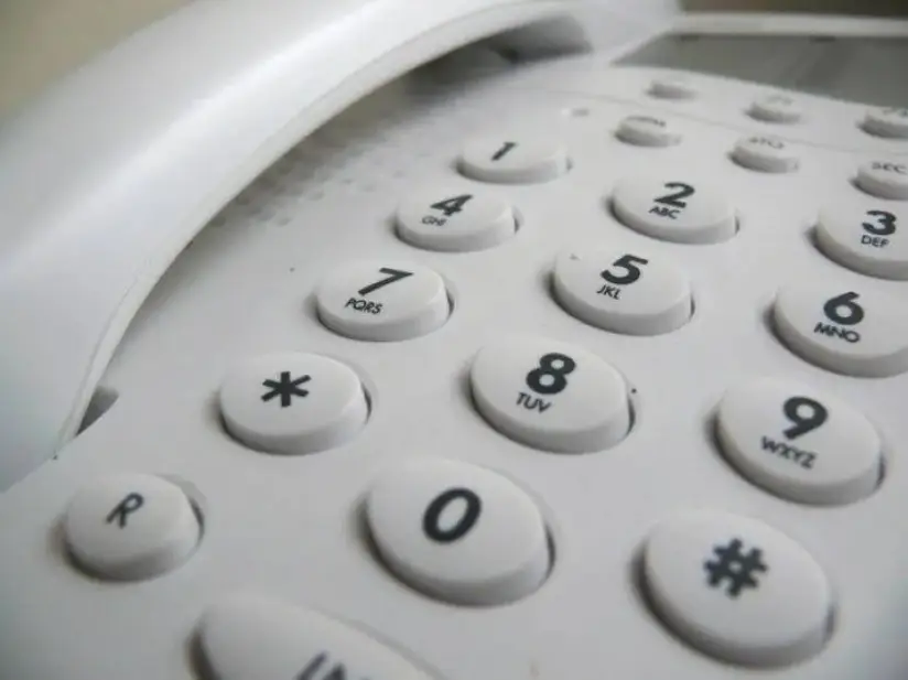 MUW: Ruszyły gminne infolinie w sprawie dowozu do punktów szczepień przeciw Covid-19
