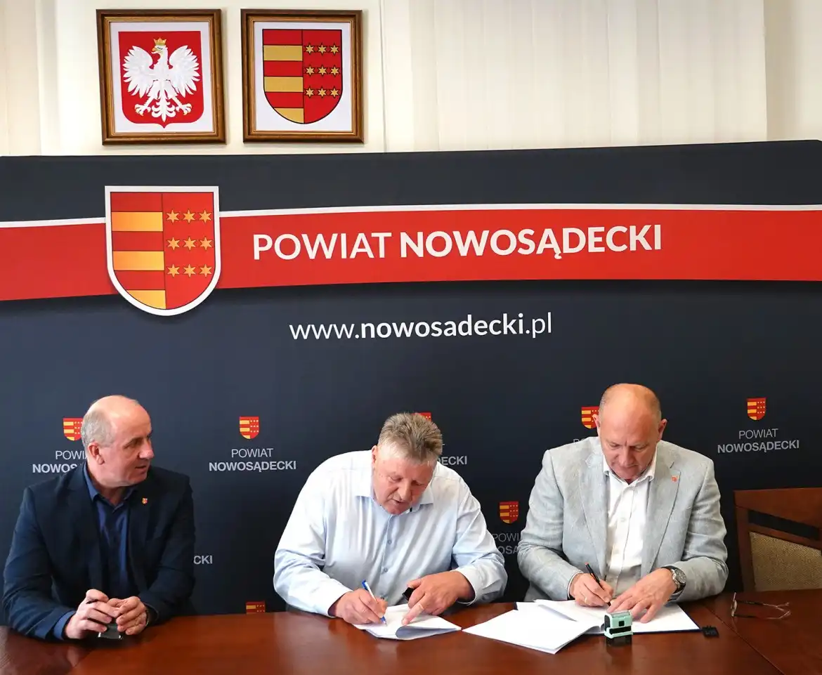 Sądecczyzna walczy z azbestem. Kolejne dachy będą bezpieczne