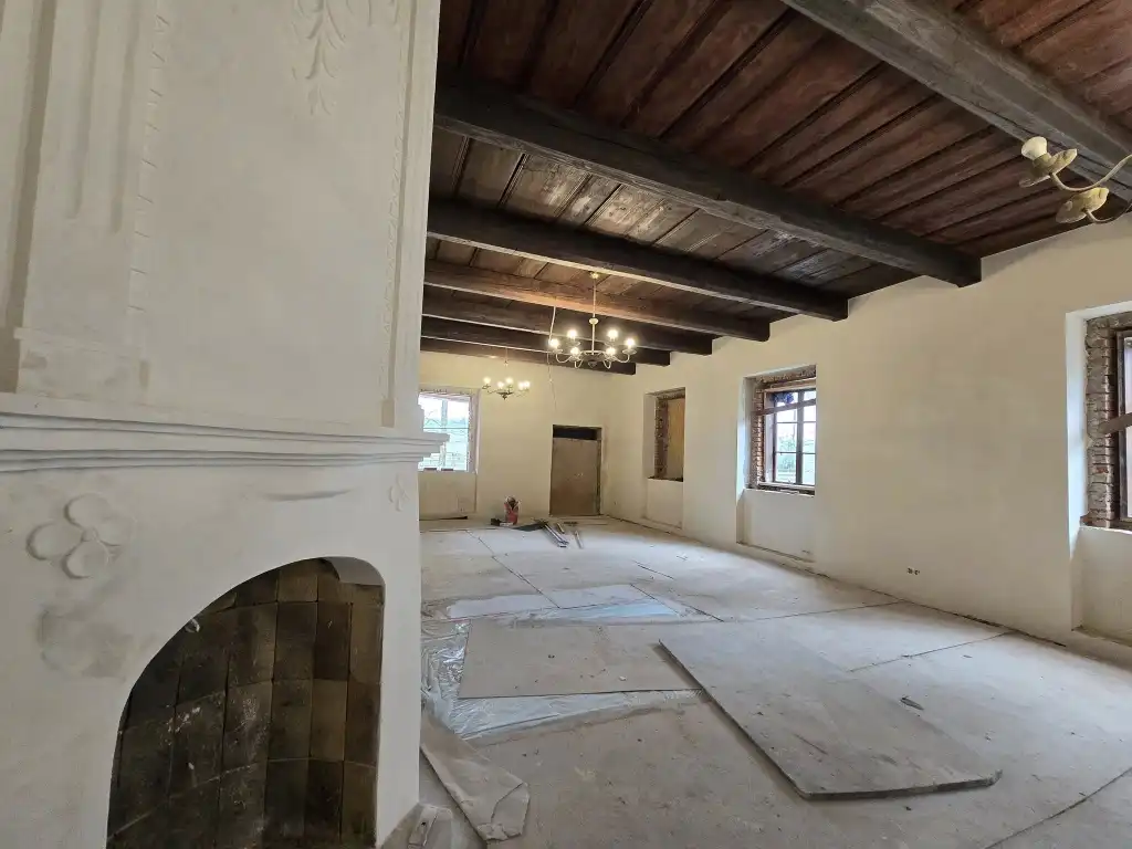 Historyczny Dwór w Świdniku zyskuje nowe życie. Trwa remont zabytku z 1752 roku