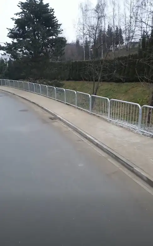 400 metrów bezpieczeństwa: kończy się budowa chodnika w Moszczenicy Niżnej