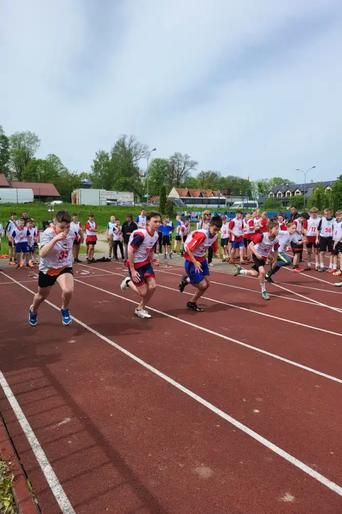 W Nawojowej rozegrano Powiatowe Zawody w Czwórboju Lekkoatletycznym