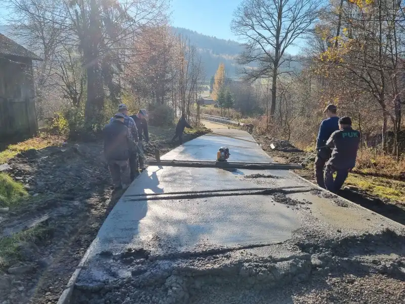 Trwa modernizacja drogi Mogilskie Cisy