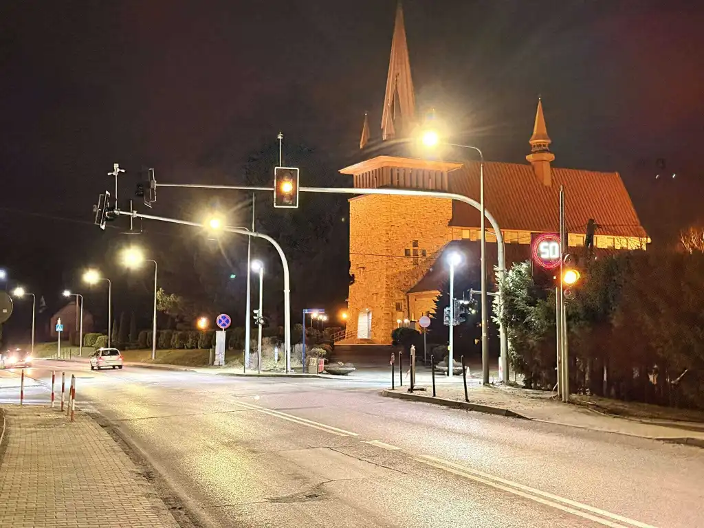 Bezpieczny wjazd na Nawojowską. Sygnalizacja świetlna już prawie gotowa
