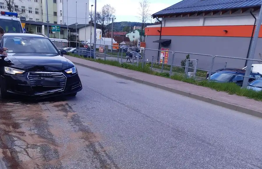 Krynica-Zdrój: Na ul. Reymonta zderzyły się dwie osobówki