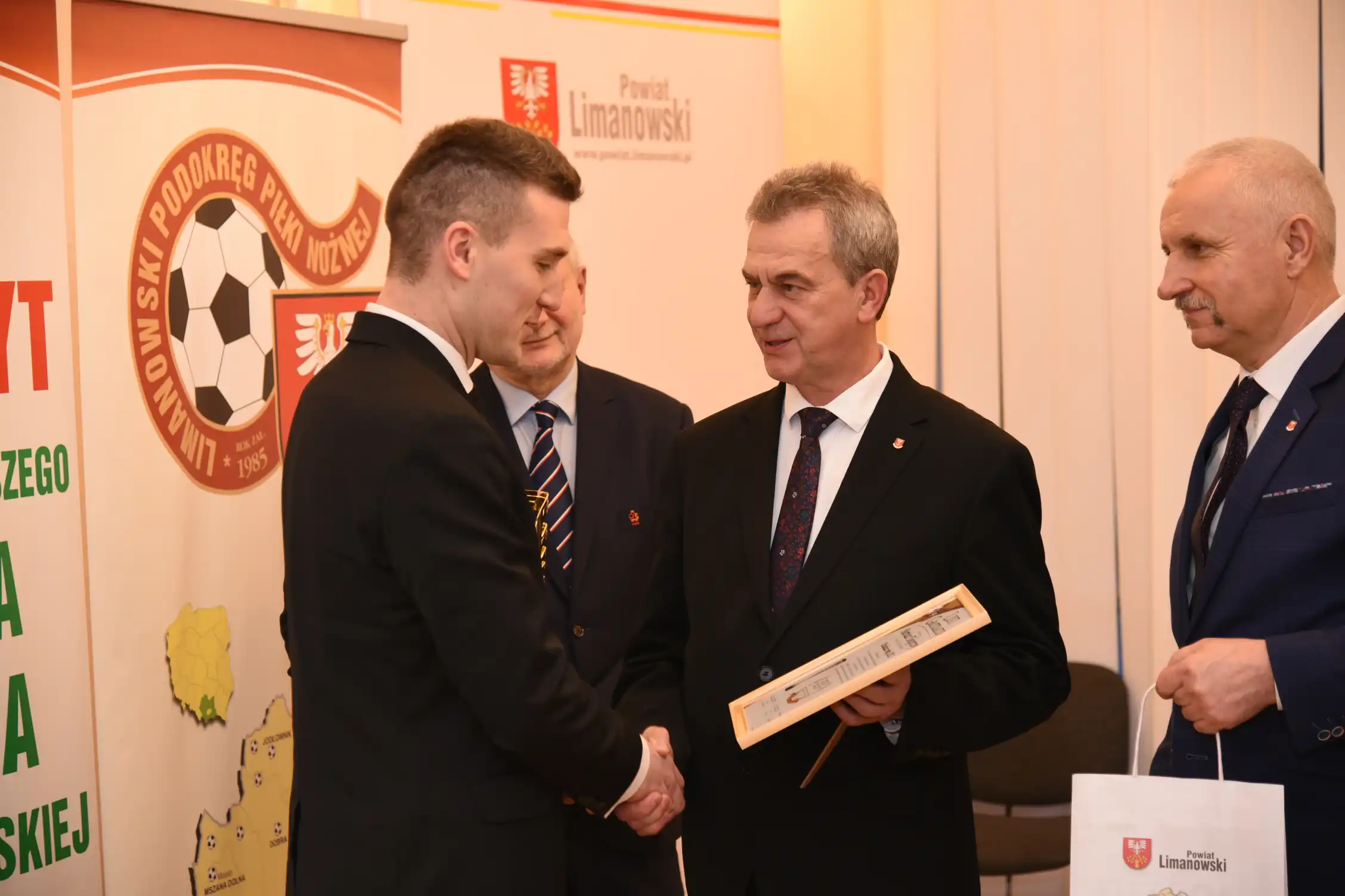 Rozstrzygnięto Plebiscyt na Najpopularniejszego Trenera i Piłkarza Ziemi Limanowskiej 2022 roku