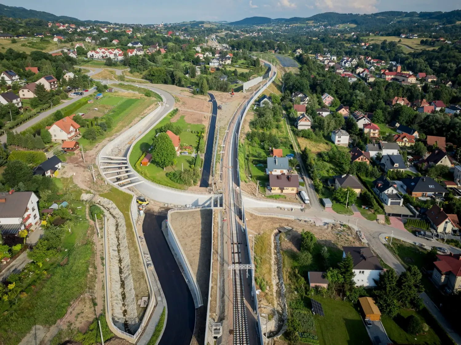 Limanowa. Kończy się przebudowa stacji. Otwarto nowy przejazd pod torami