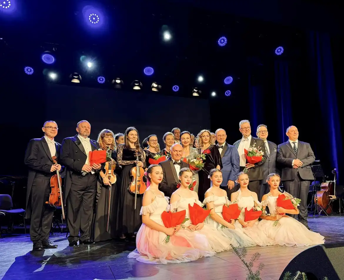 Uczennice z Krynickiego Studio Baletowego im. Władysława Szlęka wzięły udział w „Wielkiej Gali Noworocznej”