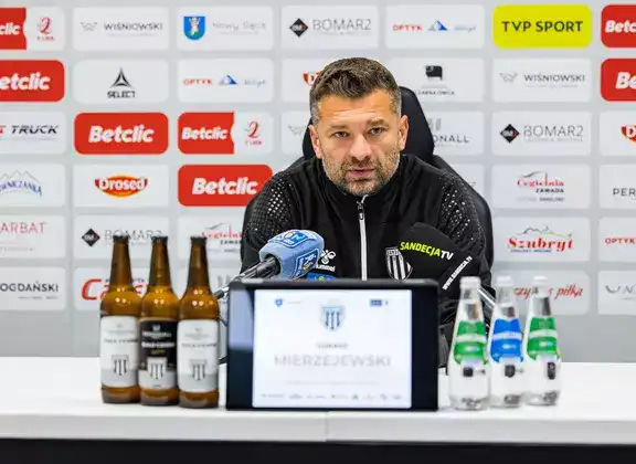 Zmiana na ławce trenerskiej Sandecji Nowy Sącz. Łukasz Mierzejewski odchodzi