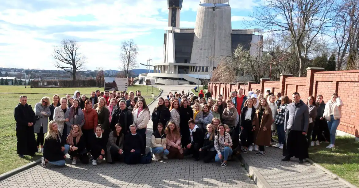 Maturzyści ZS w Starym Sączu pielgrzymowali na Jasną Górę