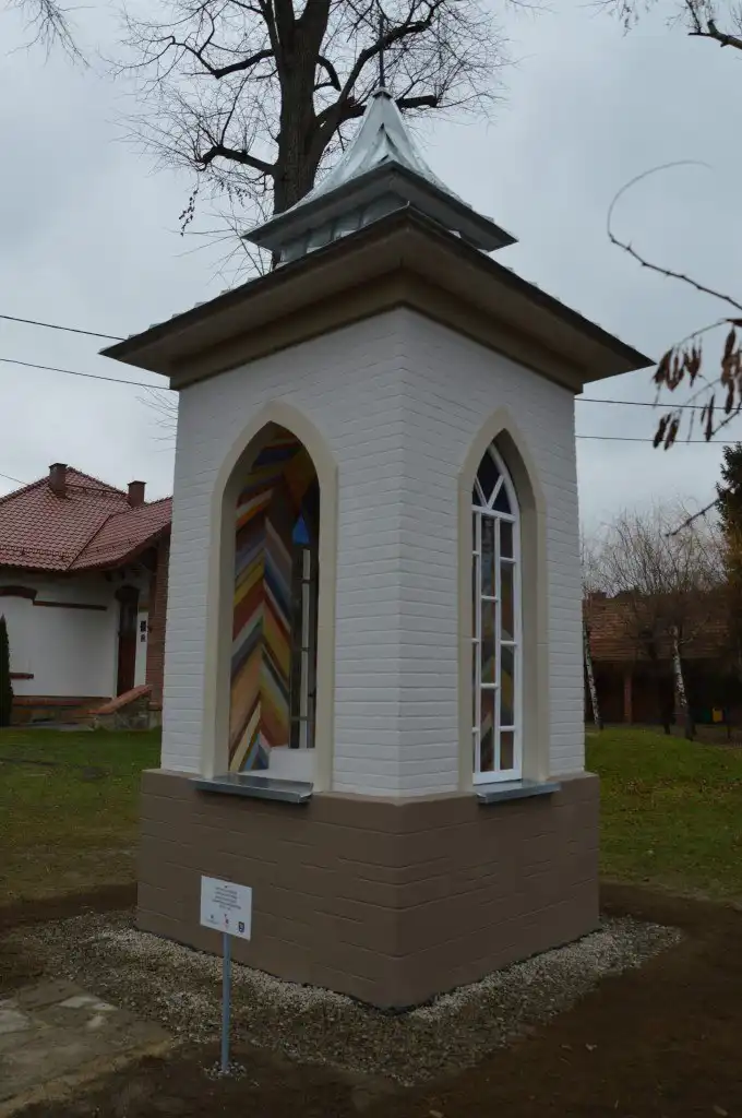 Kolejna kapliczka w regionie wypiękniała